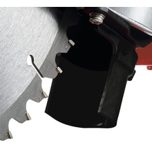 Detailansicht eines Sägeblatts mit Schutzvorrichtung.