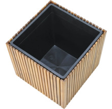 Quadratischer Pflanzkübel aus Holz mit Kunststoffeinsatz für den Garten