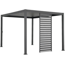 Freistehende, graue Pergola mit Lamellenwand