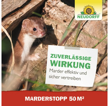 Ein Hermelin schaut aus seinem Bau, daneben ein Zettel mit dem Text Zuverlässige Wirkung und darunter Marder effektiv und sicher vertreiben. Darüber befindet sich das Neudorff Logo und unterhalb der Schriftzug Marder Stopp 50 Quadratmeter.