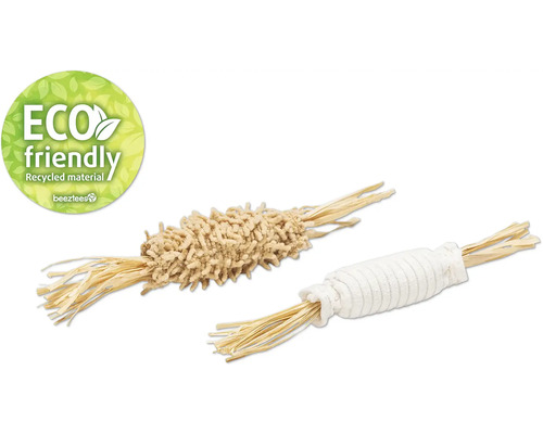 Zwei Katzenspielzeuge aus recyceltem Material mit dem Beetztees Logo und dem Eco Friendly Siegel.