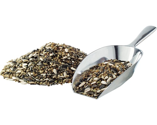 Vogelfutter mit Futterschaufel