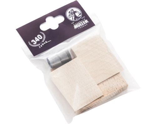 Leonard Müller und Söhne Logo. Set mit Holzkeilen und Metalleinsatz in Kunststoffverpackung.