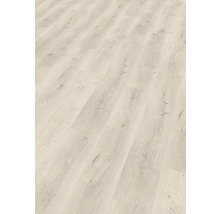 Heller Laminatboden mit Holzoptik.