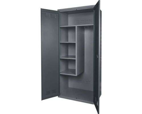 Offener grauer Stahlschrank mit Regalen und Kleiderstange.