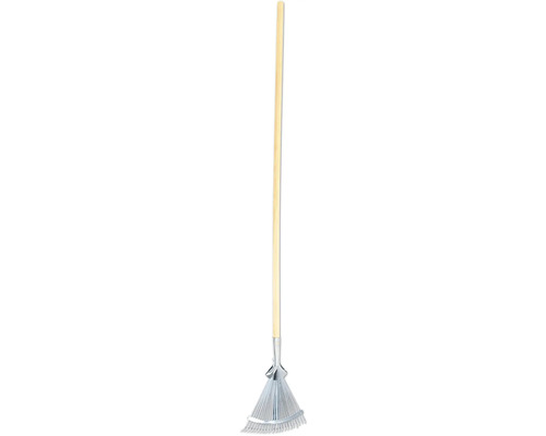 Laubbesen aus Metall mit Holzstiel