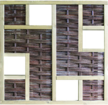 Geflochtener Sichtschutz aus Holz mit offenen Bereichen