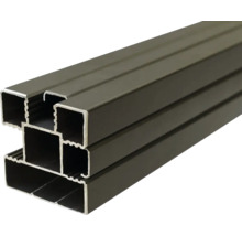 Rechteckrohre aus Aluminium im Stapel