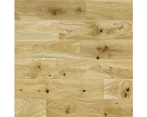Holzboden aus Eiche mit Astlöchern und Maserung