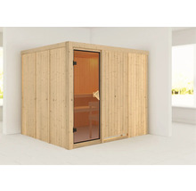 Sauna aus Holz mit Glastür in einem hellen Raum
