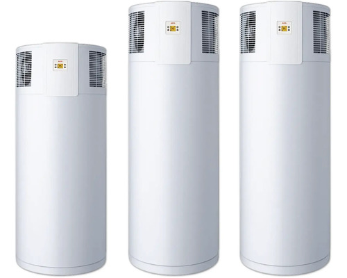 Drei Warmwasserspeicher mit Wärmepumpe