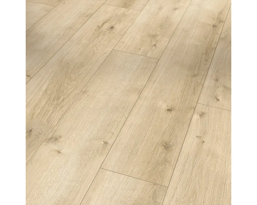 Nahaufnahme von Laminatbodenbelag mit Holzoptik
