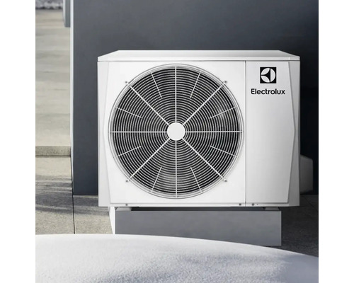 Electrolux Logo auf einer Wärmepumpe für den Außenbereich