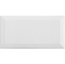 Weiße rechteckige Fliese mit abgeschrägten Kanten