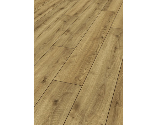 Verlegtes Laminat mit Holzoptik