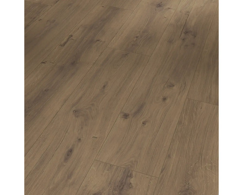 Verlegtes Laminat mit Holzoptik