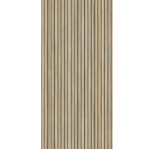 Holzpaneel mit vertikalen Lamellen zur Wandverkleidung