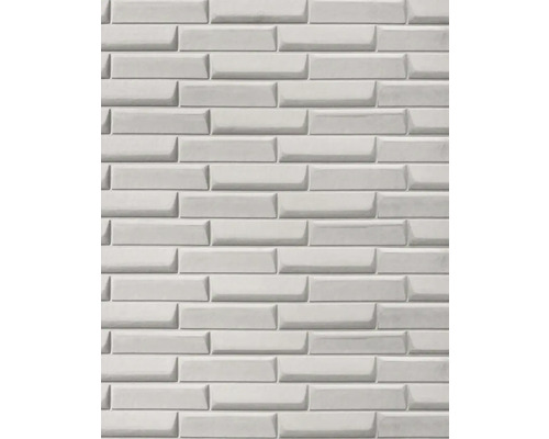 Wandfliesen im Mauerverband verlegt