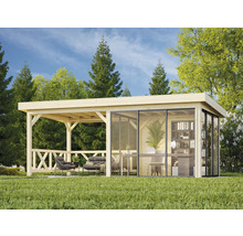 Holz Gartenhaus mit Glasfront und überdachter Terrasse mit Gartenmöbeln im Garten