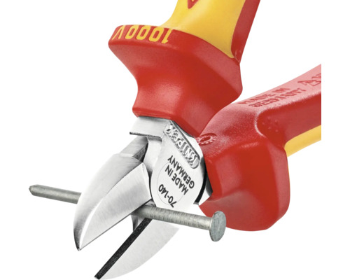 Knipex Seitenschneider zum Schneiden eines Nagels