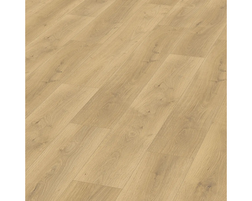 Helle Laminatboden-Verlegung im Detail