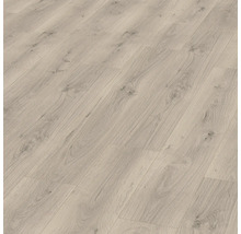 Verlegtes Laminat mit Holzoptik als Bodenbelag