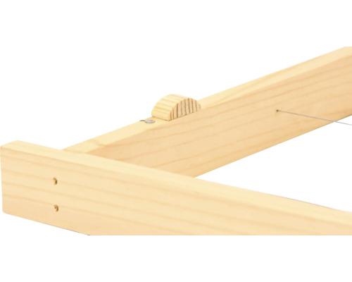 Detailansicht eines Holzrahmens mit Feststellkeil