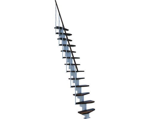 Treppe mit Holzstufen und Metallgeländer