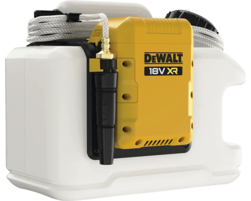 DeWalt 18V XR Akku-Reiniger auf einem Tank