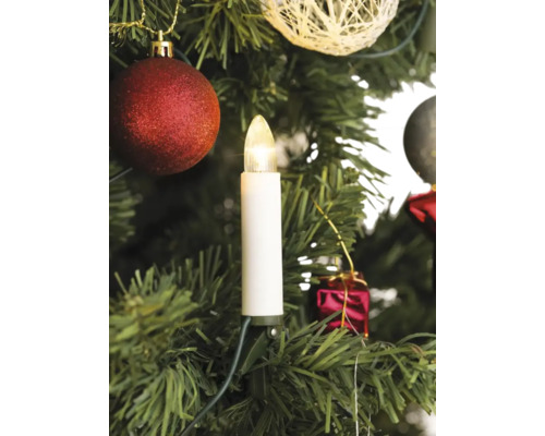 LED Baumkerzenlichterkette Konstsmide 6,75 m + Zuleitungslänge 1,5 m 16 LEDs Lichtfarbe warmweiß Detailaufnahme eines Weihnachtsbaums mit Baumschmuck und Kerzenlichterkette