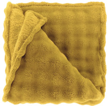 Quadratische, zusammengefaltete Kuscheldecke