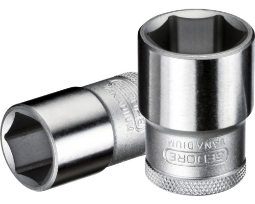 Zwei Steckschlüssel aus Metall