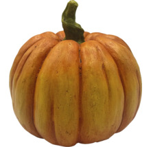 Dekorativer Kürbis für die Herbstdekoration
