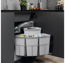 Abfalltrennsystem für Küchenschrank mit mehreren Behältern zur Mülltrennung.