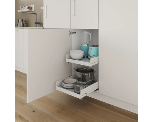 Küchenschrank mit ausziehbaren Regalböden zur Aufbewahrung von Geschirr und Küchengeräten