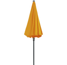 Geschlossener Sonnenschirm mit Ständer für den Aussenbereich