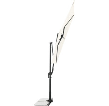 Geschlossener rechteckiger Sonnenschirm auf Ständer für den Außenbereich