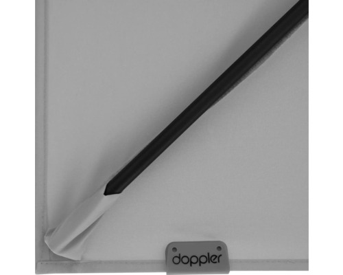 Doppler Logo auf einem Sonnenschirm