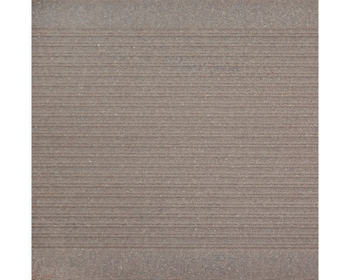 Betonpflasterstein mit horizontaler Linienstruktur