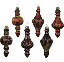 Sechs rote und lila Christbaumkugeln in verschiedenen Formen mit goldenen Akzenten