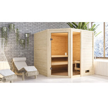 Holzsauna mit Glastür und Sitzgelegenheiten im Innenraum