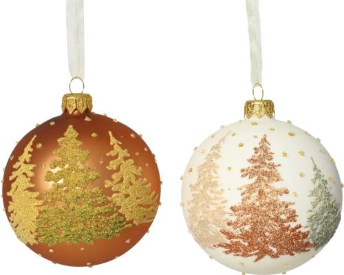 Zwei Christbaumkugeln mit aufgedruckten Bäumen