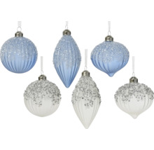 Verschieden geformter Christbaumschmuck mit Dekor