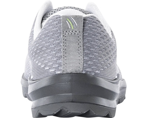 Rückansicht eines grauen Sportschuhs.