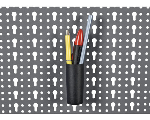 Stifthalter mit Stiften auf einer Lochplatte