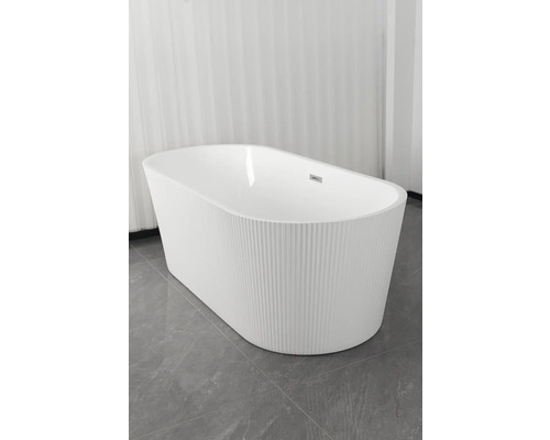 Freistehende Badewanne mit gerippter Oberfläche