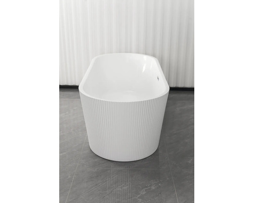 Freistehende Badewanne mit gerippter Oberfläche