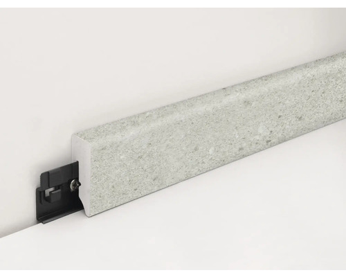 Sockelleiste aus Kunststoff mit Befestigungsclip