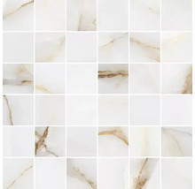 Quadratische Fliesen mit Marmoroptik, geeignet für Wand- und Bodengestaltung.