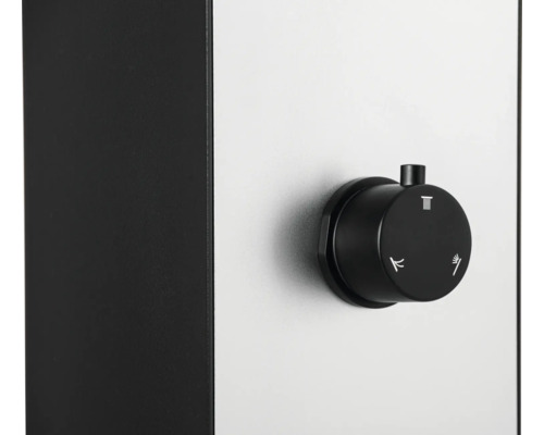 Nahaufnahme eines schwarzen Heizkörperthermostats mit weißen Symbolen